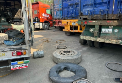 VÁ LỐP XE LƯU ĐỘNG, THAY MỚI LỐP XE CHÍNH HÃNG - CỨU HỘ NHANH NHẤT TẠI DĨ AN, BÌNH DƯƠNG