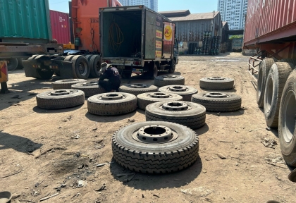 THAY LỐP XE TẢI, XE BEN, CONTAINER  TẬN NƠI KHU VỰC BIÊN HÒA ĐỒNG NAI