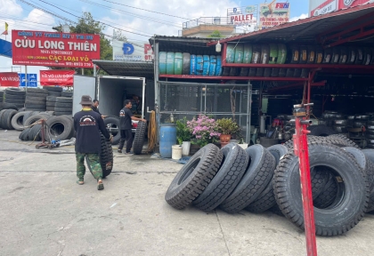 LẮP RÁP LỐP XE LƯU ĐỘNG CHO XE TẢI, XE BEN, CONTAINER, XE CÔNG TRÌNH LẮP RÁP LỐP XE LƯU ĐỘNG CHO XE TẢI, XE BEN, CONTAINER, XE CÔNG TRÌNH
