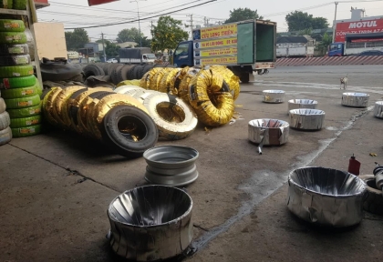 CỐ NÊN CHỌN DỊCH VỤ THAY LỐP XE - VÁ LỐP XE LƯU ĐỘNG UY TÍN HAY KHÔNG?