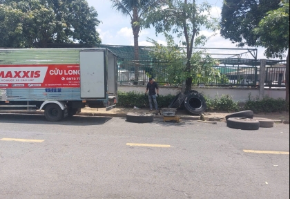 CỨU HỘ LỐP XE DĨ AN GẦN NHẤT -  NHANH NHẤT 0973.770.722