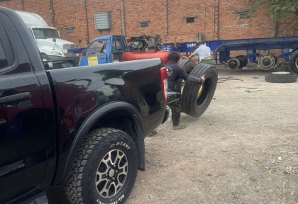 THAY LỐP XE CHÍNH HÃNG - THAY VỎ XE LƯU ĐỘNG UY TÍN NHẤT BÌNH DƯƠNG