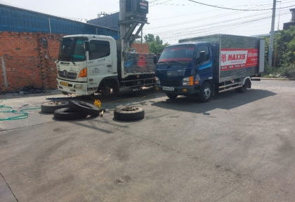 Vá Lốp, Thay Lốp Xe Lưu Động Tại Bình Dương – Có Mặt Sau 15 Phút Gọi