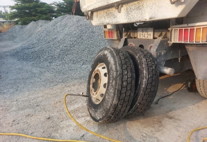 VÌ SAO XE TẢI BỊ MÒN LỐP Ở GIỮA? CÁCH ĐIỀU CHỈNH ÁP SUẤT ĐÚNG CHUẨN