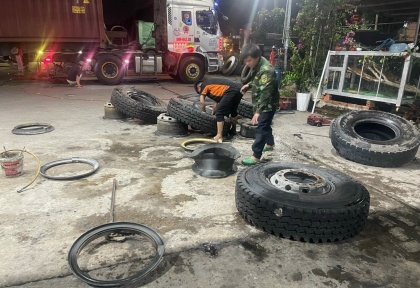 ĐẠI LÝ PHÂN PHỐI LỐP XE UY TÍN TẠI CÁC  CẢNG BIỂN TP HCM ( LỐP) XE BỐ KẼM GIÁ RẺ