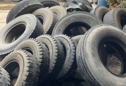 Lốp xe bị cán đinh có nguy hiểm không? Cách xử lý an toàn nhất