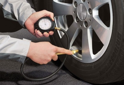 Hướng Dẫn Kiểm Tra Lốp Ô Tô Bị Rò Rỉ Hơi - Nguyên Nhân Và Cách Khắc Phục