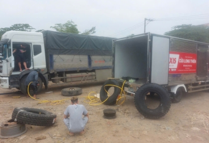 VÁ LỐP CŨ, THAY LỐP XE MỚI LƯU ĐỘNG TẬN NƠI TẠI BÌNH DƯƠNG