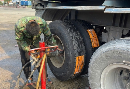 Thay Lốp Xe Ô Tô Tô Bình Dương 24/7 – Gọi Là Có, Giá Cực Tốt!