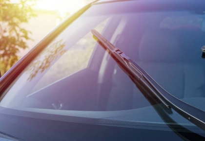 Cách làm sạch kính ô tô đơn giản dễ thực hiện - Ai cũng nên biết?