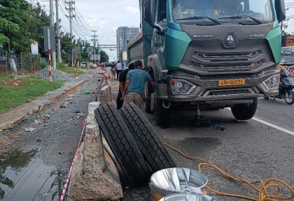 VÁ LỐP - VÁ VỎ LƯU ĐỘNG NHANH GIÁ RẺ - 0973.770.722 