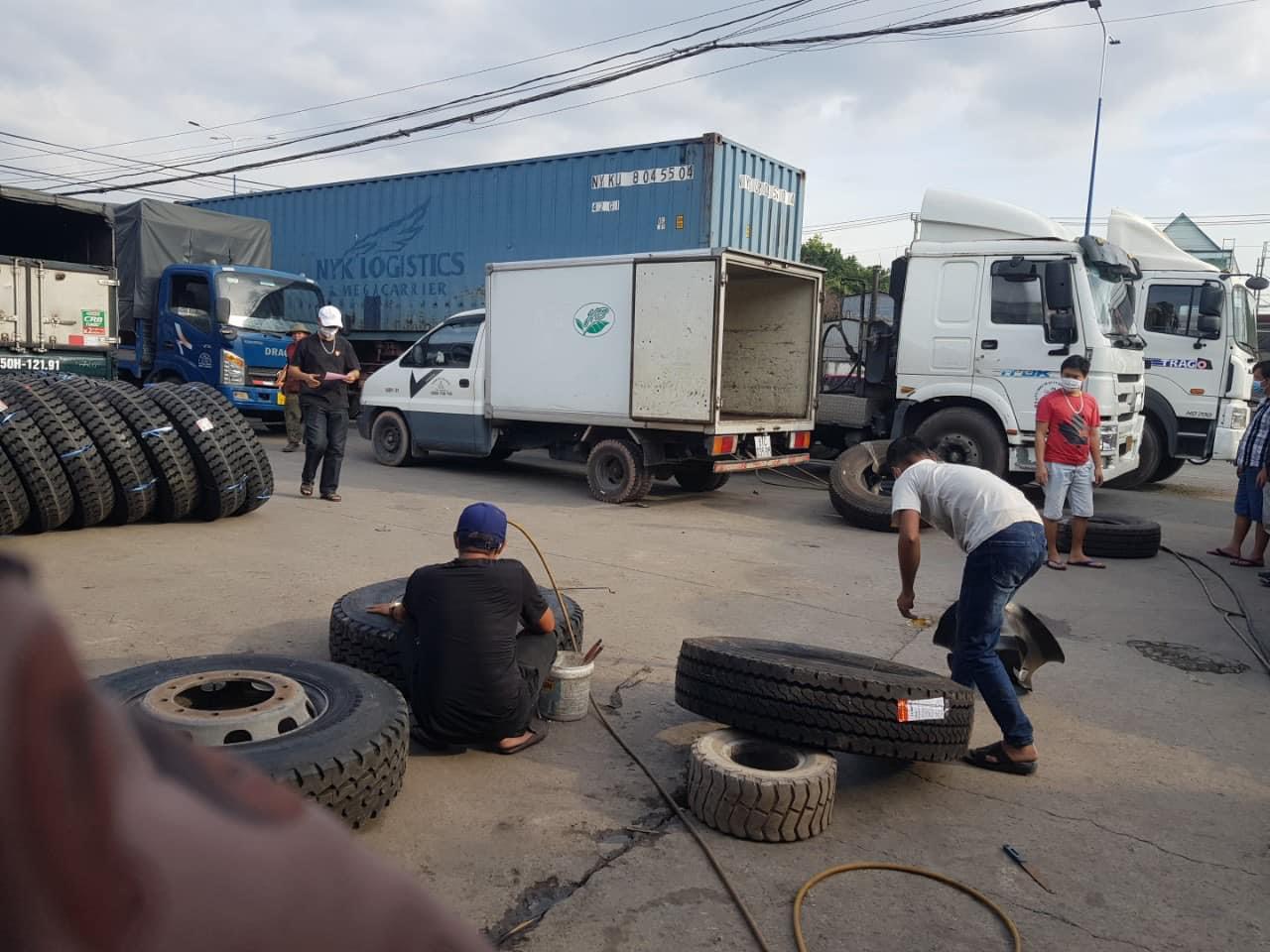 TRUNG TÂM DỊCH VỤ THAY LỐP XE DU LỊCH, TẢI, BEN, CONTAINER / TP. HCM