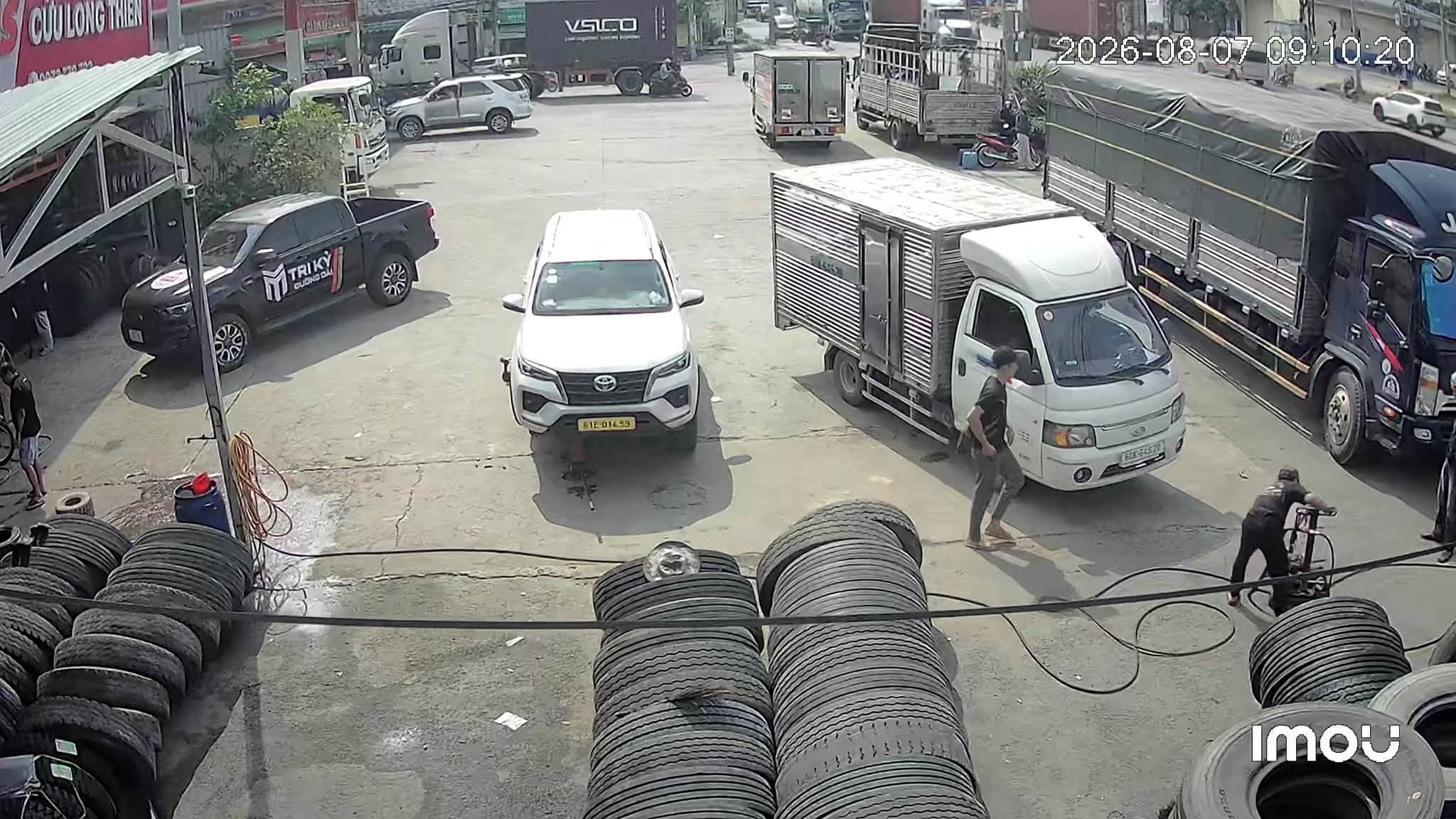 Quy trình Thay Lốp Xe chuyên nghiệp