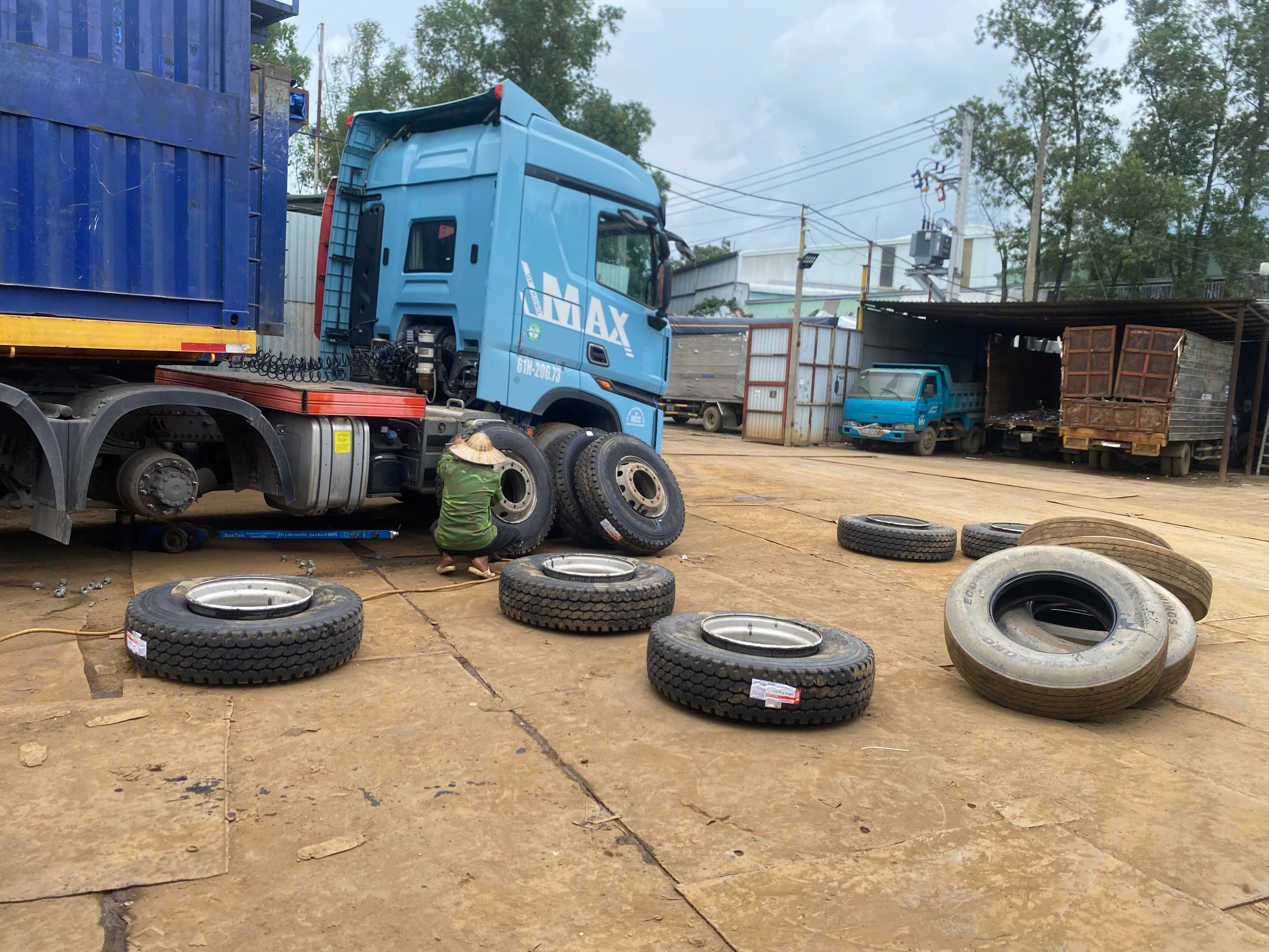 Vá Vỏ Xe Lưu Động Tại Bình Dương/ Cửu Long Thiên / 0973.770.722