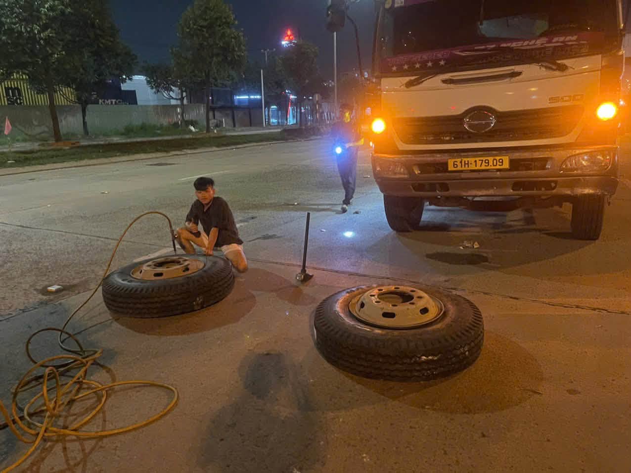 Những Lợi Ích Khi Chọn Dịch Vụ Vá Lốp Xe Ô Tô Chuyên Nghiệp