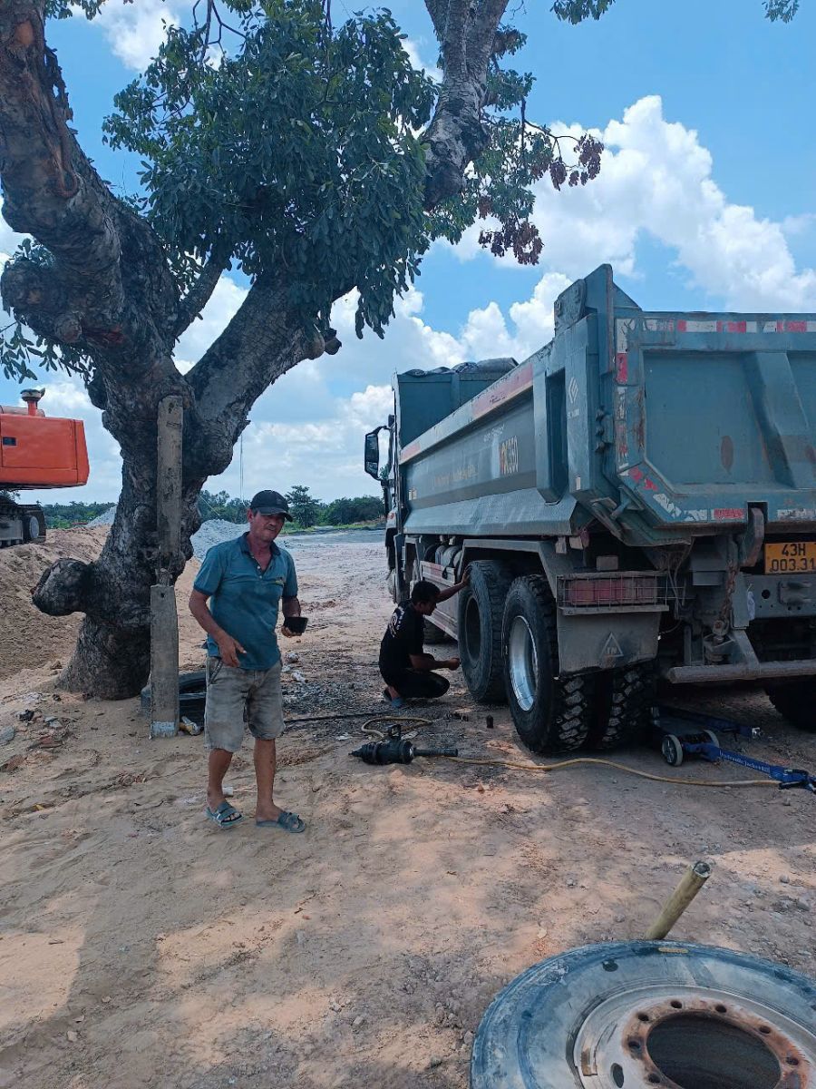 THAY MÂM XE Ô TÔ LƯU ĐỘNG - THAY LỐP XE Ô TÔ LƯU ĐỘNG 24/7