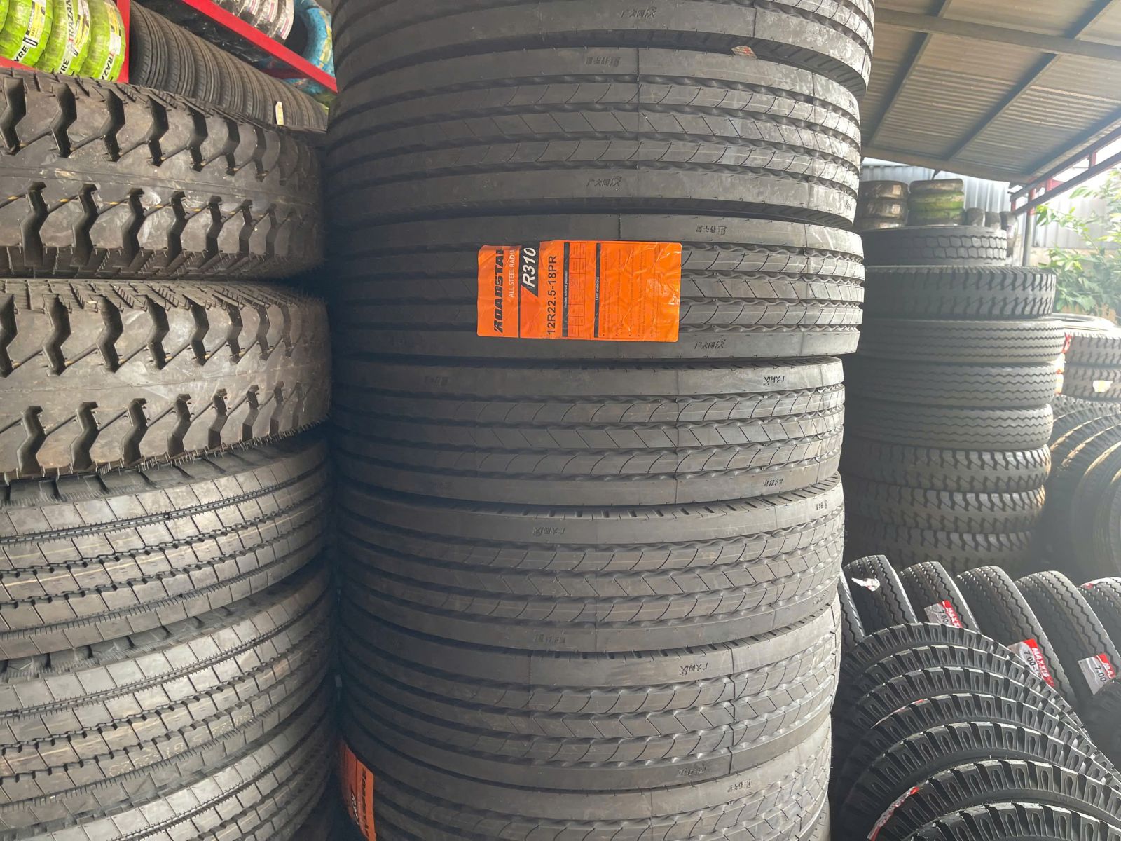 Gai lốp và độ bám đường: Cách chọn lốp an toàn