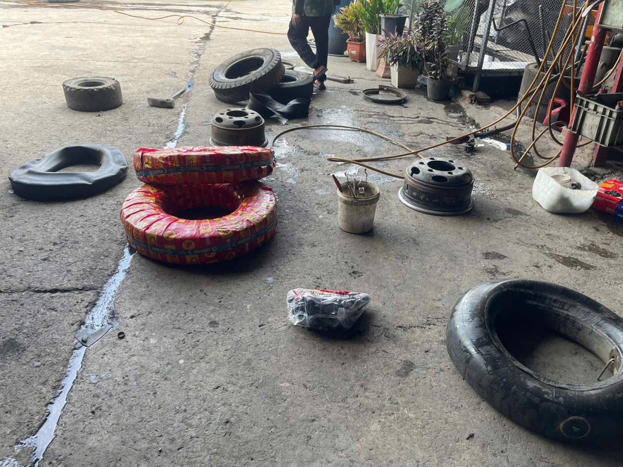 VÁ VỎ LƯU ĐỘNG DĨ AN, BÌNH DƯƠNG - CỬU LONG THIÊN