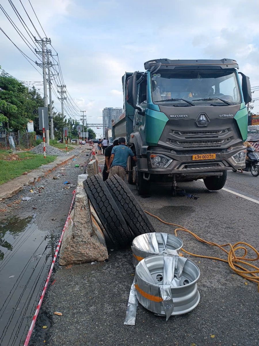 CUNG CẤP VỎ XE TẢI CŨ - LAZANG XE TẢI CŨ GIÁ RẺ