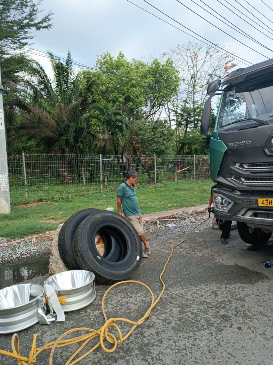 CUNG CẤP VỎ XE TẢI CŨ - LAZANG XE TẢI CŨ GIÁ RẺ