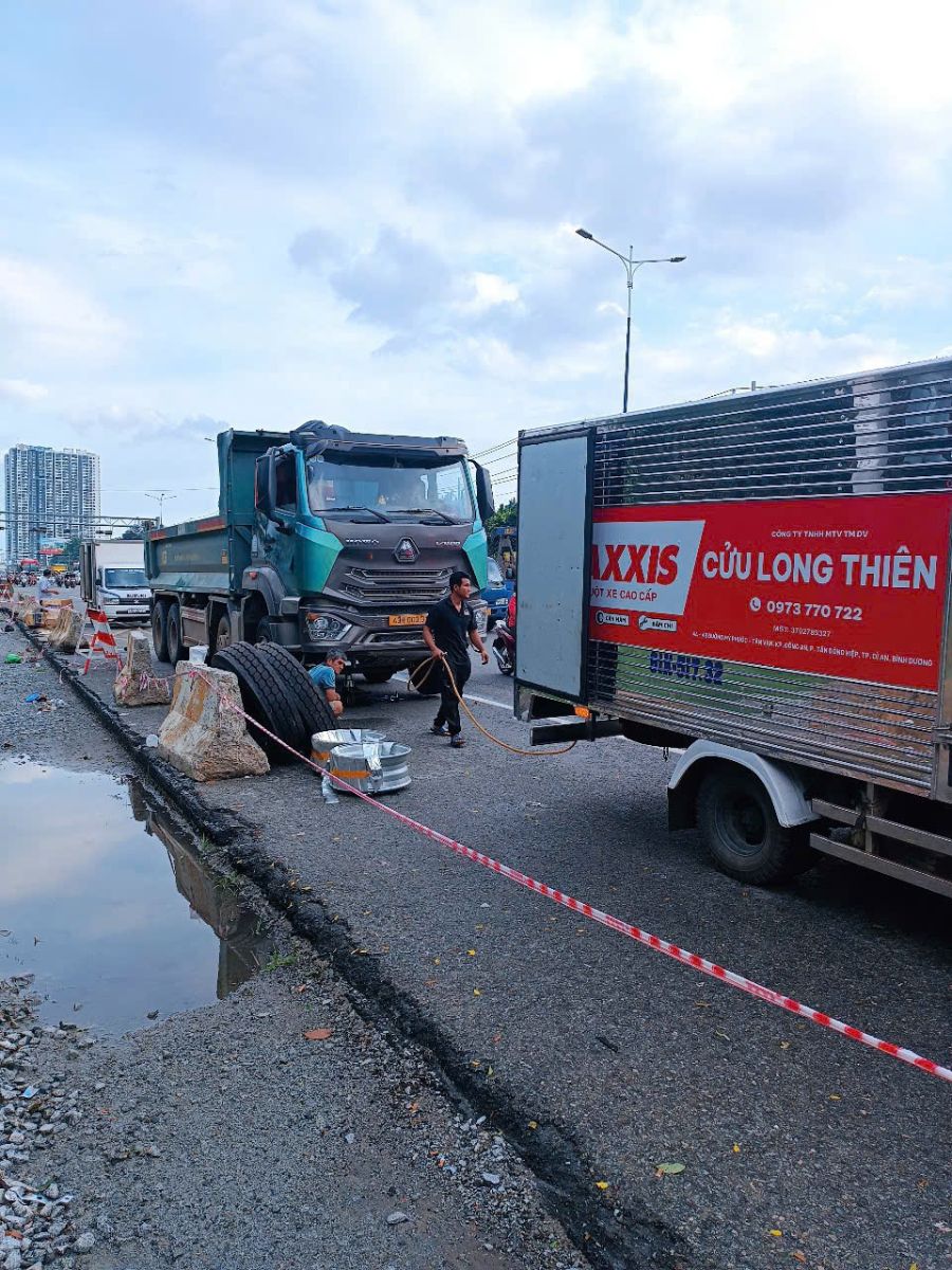 VÁ VỎ, THAY LỐP, THAY SĂM, THAY LAZANG TẬN NƠI THỦ DẦU MỘT & LÂN CẬN GIÁ RẺ