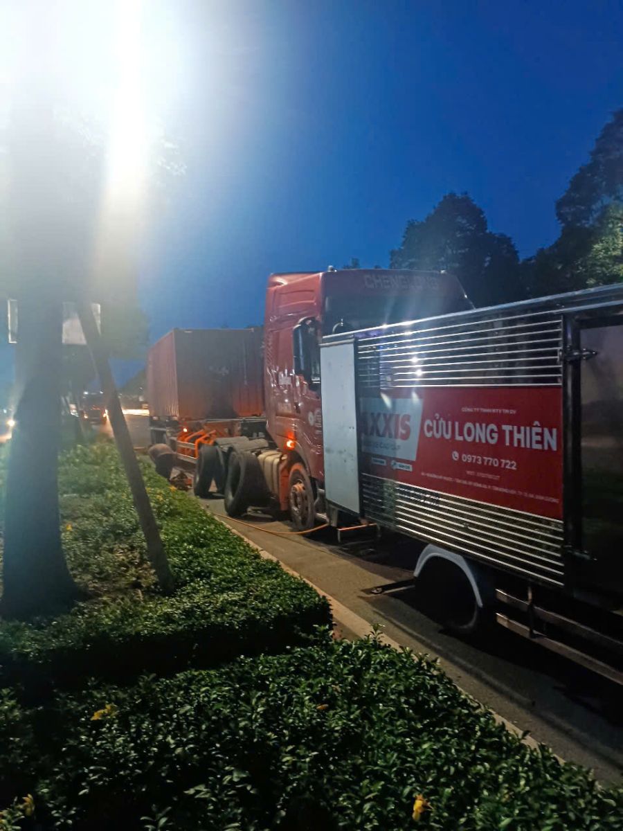 CỨU HỘ LỐP - THAY LỐP, THAY SĂM, THAY LAZANG  TRÊN MỌI TUYẾN ĐƯỜNG BÌNH DƯƠNG