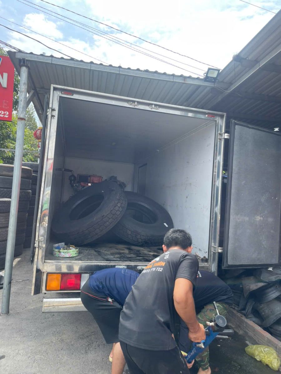 VÁ VỎ XE - THAY LỐP XE LƯU ĐỘNG  - DĨ AN BÌNH DƯƠNG?
