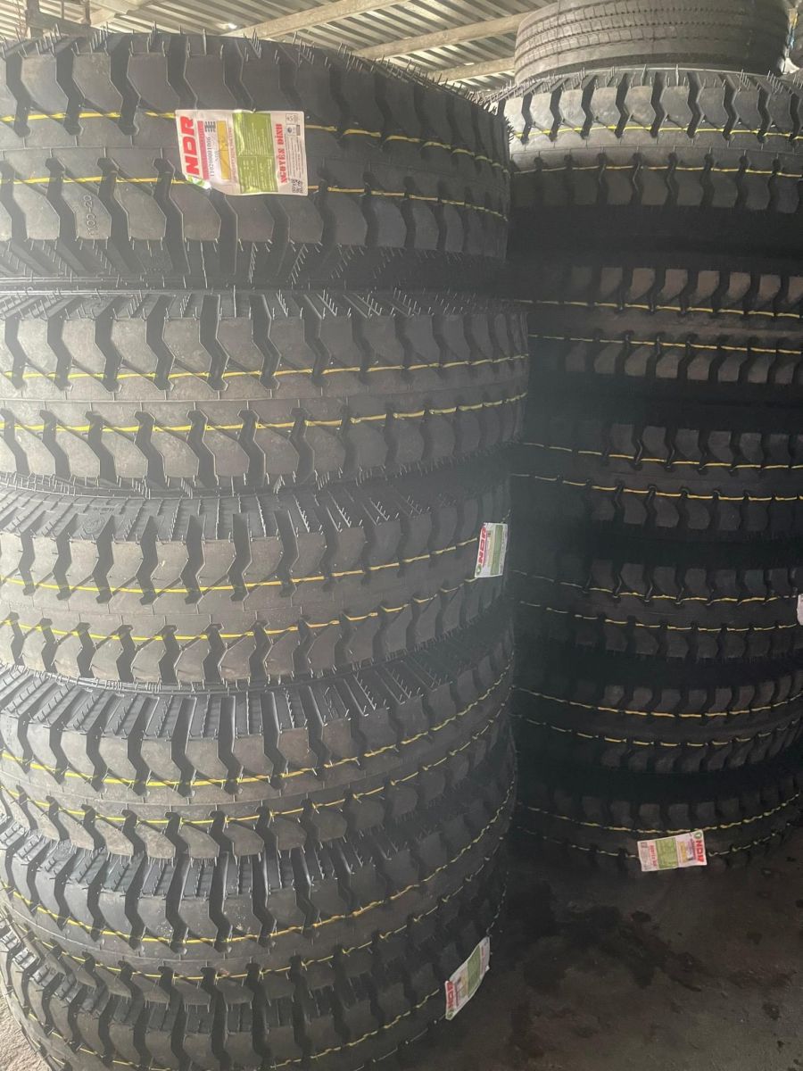 CUNG CẤP LỐP XE TẢI ĐẮP - THAY LỐP XE TẢI ĐẮP TẬN NƠI 24/7