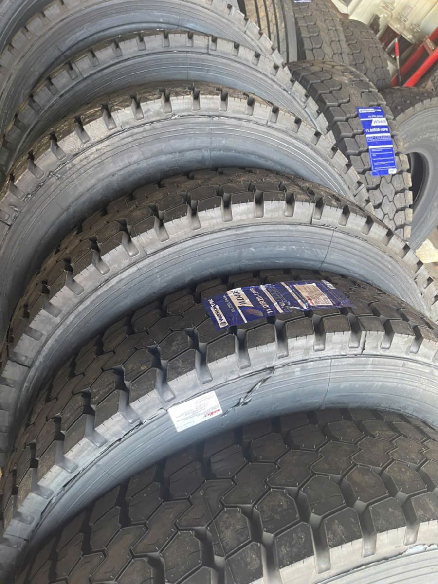 LỐP XE TẢI 1100R20/18 WD406 WARRIOR