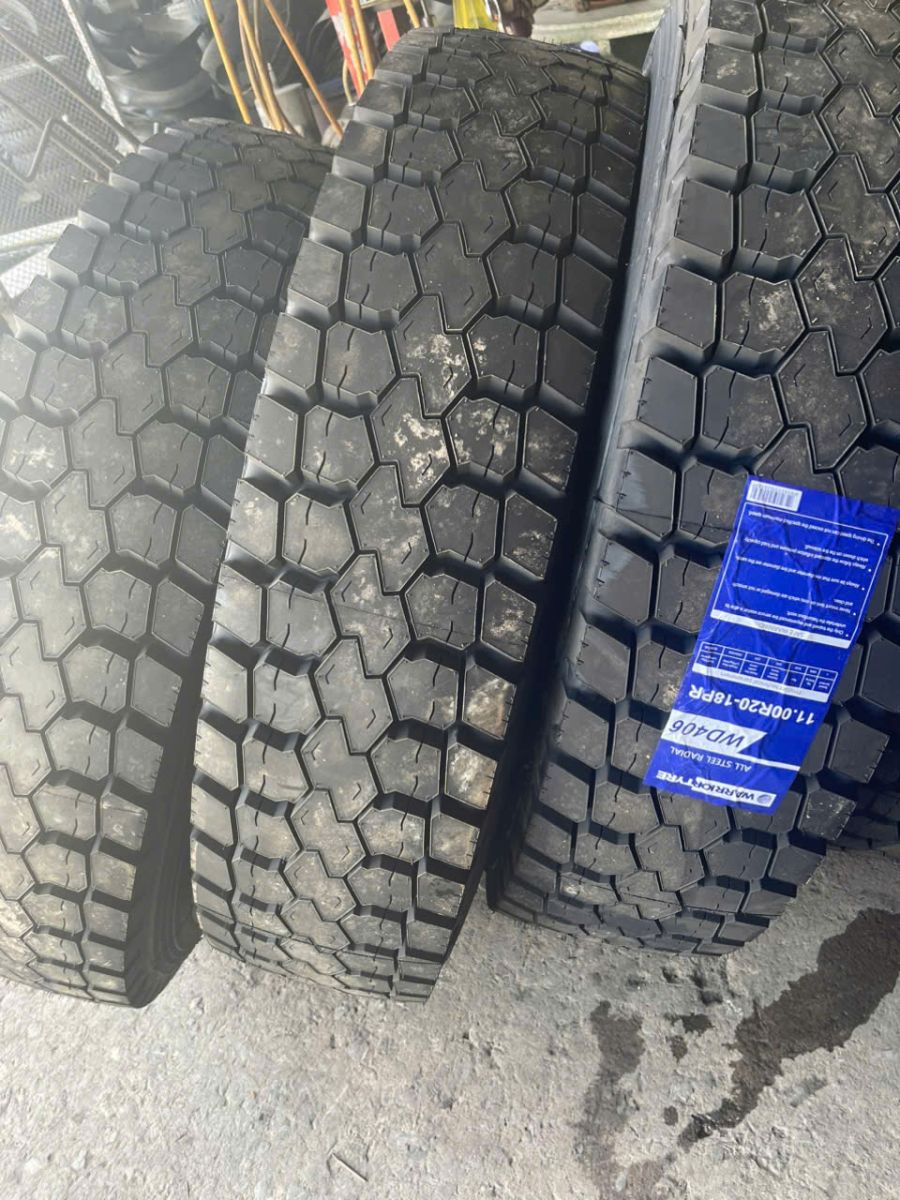 LỐP XE TẢI 1100R20/18 WD406 WARRIOR