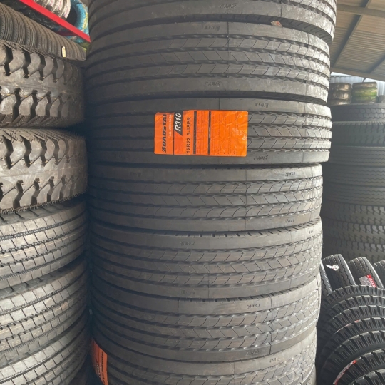 Lốp Xe Hiệu ROADSTAR 12R22.5 18PR