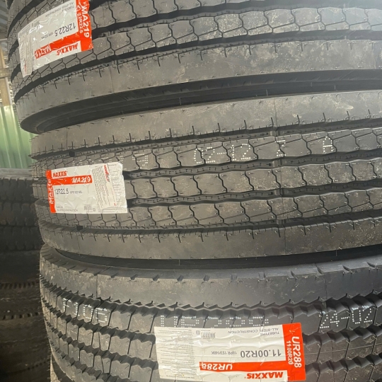 Lốp Xe Tải MAXXIS 11.00R20 18PR  UR288