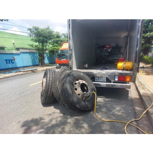 VÁ VỎ XE LƯU ĐỘNG 24/24 TP. BẾN CÁT