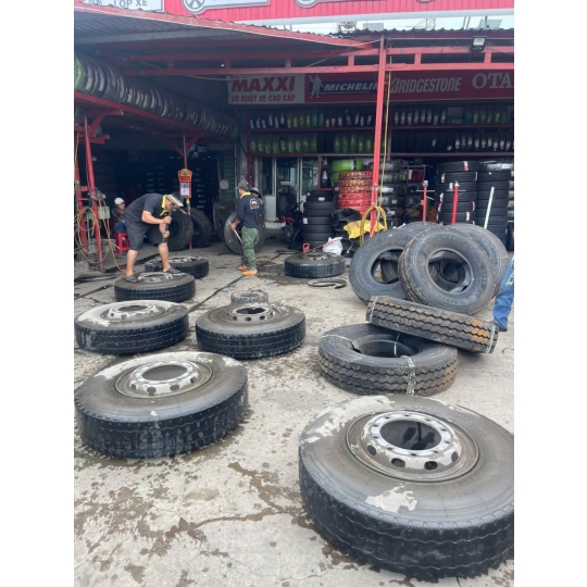 Lốp Xe Tải Cũ 12R22.5