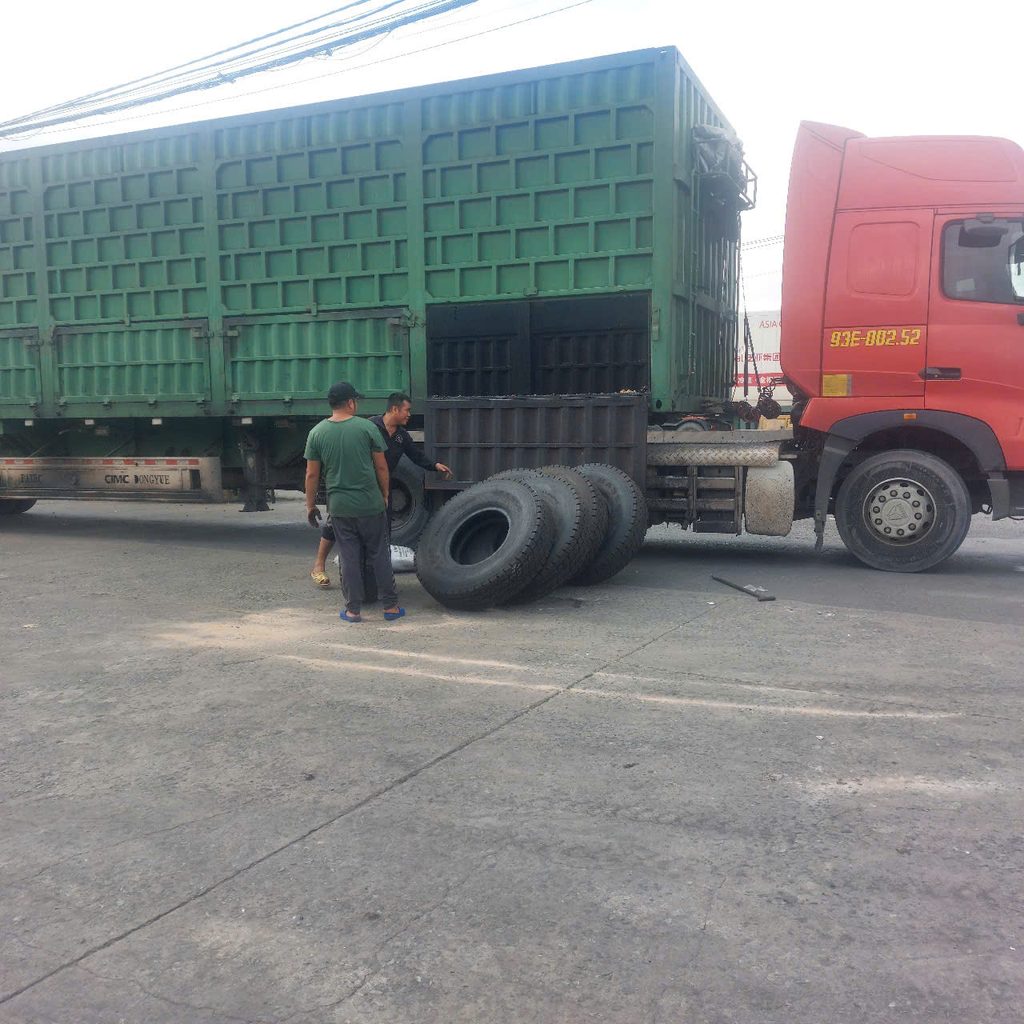Vá Vỏ Xe Ô Tô Lưu Động Dĩ An Bình Dương - Có Mặt Nhanh 15 Phút