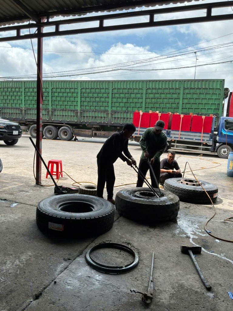 Cứu Hộ Lốp Xe Bình Dương – Dịch Vụ Nhanh & Uy Tín 24/7