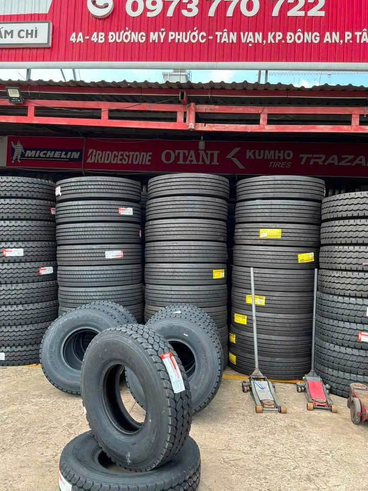 Lốp 8.25R18 Maxxis Chính Hãng | Đại Lý Cửu Long Thiên