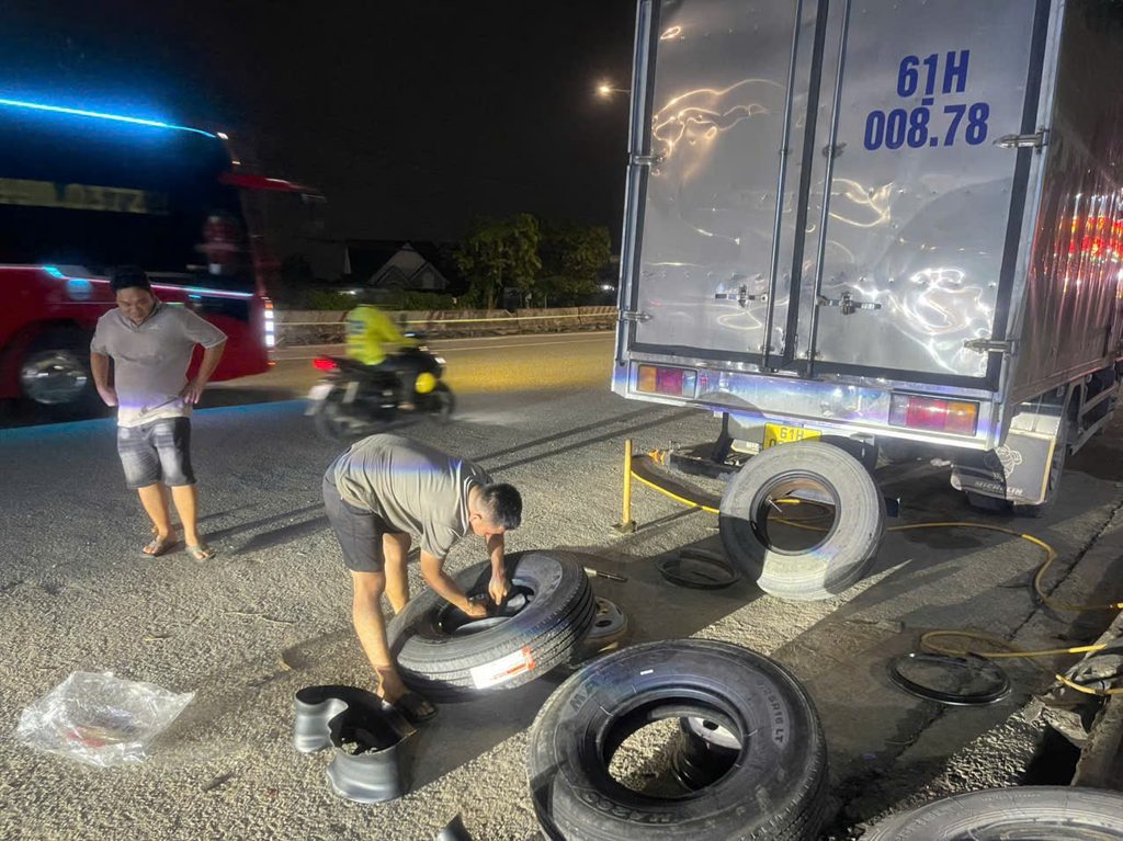 Dịch Vụ Cứu Hộ Lốp Ô Tô Bình Dương 24/7
