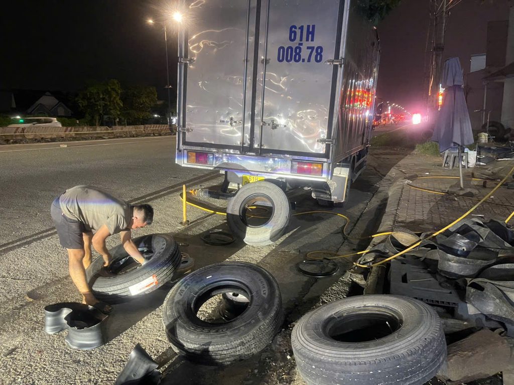 Trung Tâm Cứu Hộ Săm Lốp Bình Dương | Cửu Long Thiên