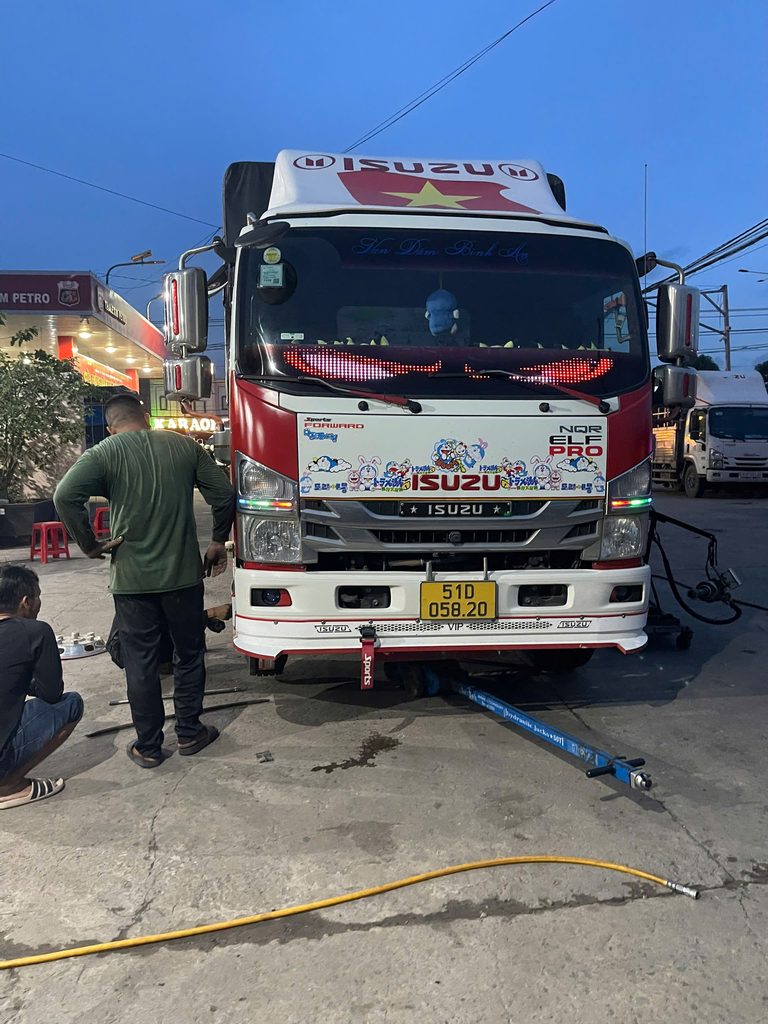 Dịch Vụ Cứu Hộ Lốp Ô Tô Bình Dương 24/7