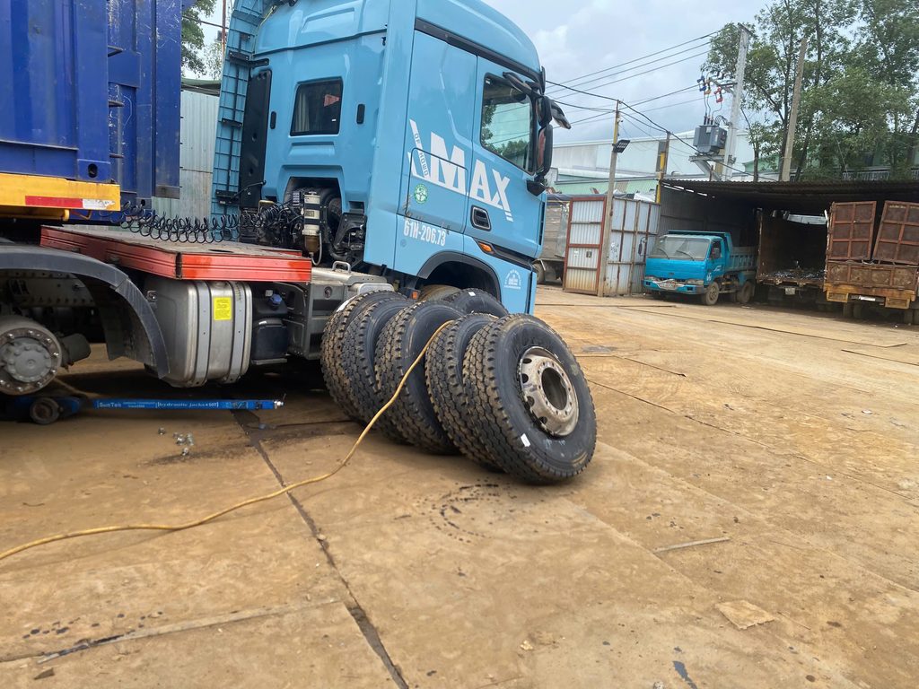 Dịch Vụ Cứu Hộ Lốp Ô Tô Bình Dương 24/7