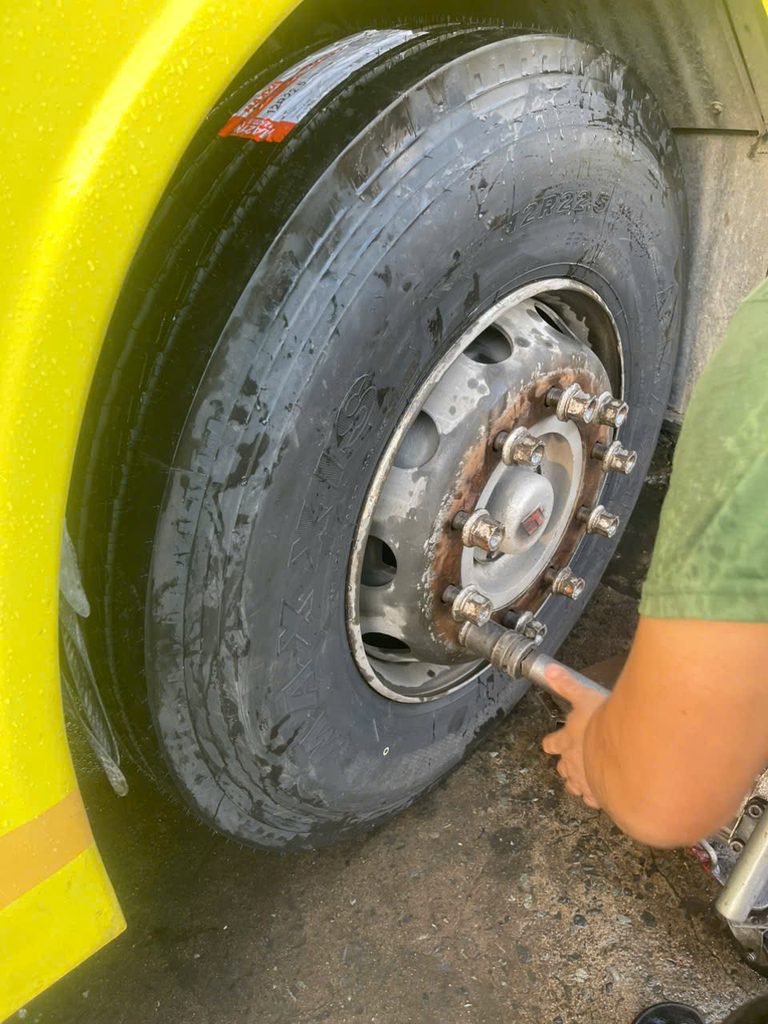 Thay Săm Lốp 24/24 Bình Dương | Cửa Hàng Lốp Cửu Long Thiên