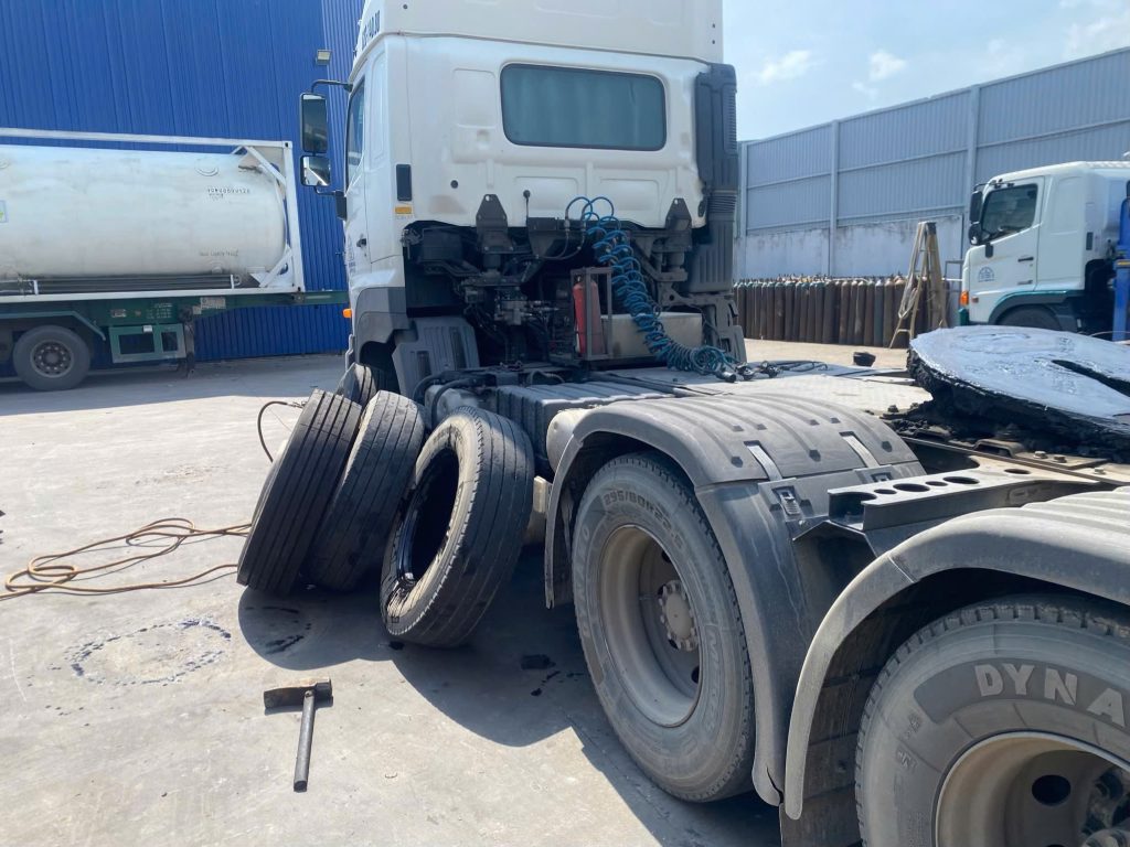 Khi Nào Cần Thay Lốp Ô Tô? Quy Trình Chuẩn Và Địa Chỉ Trung Tâm