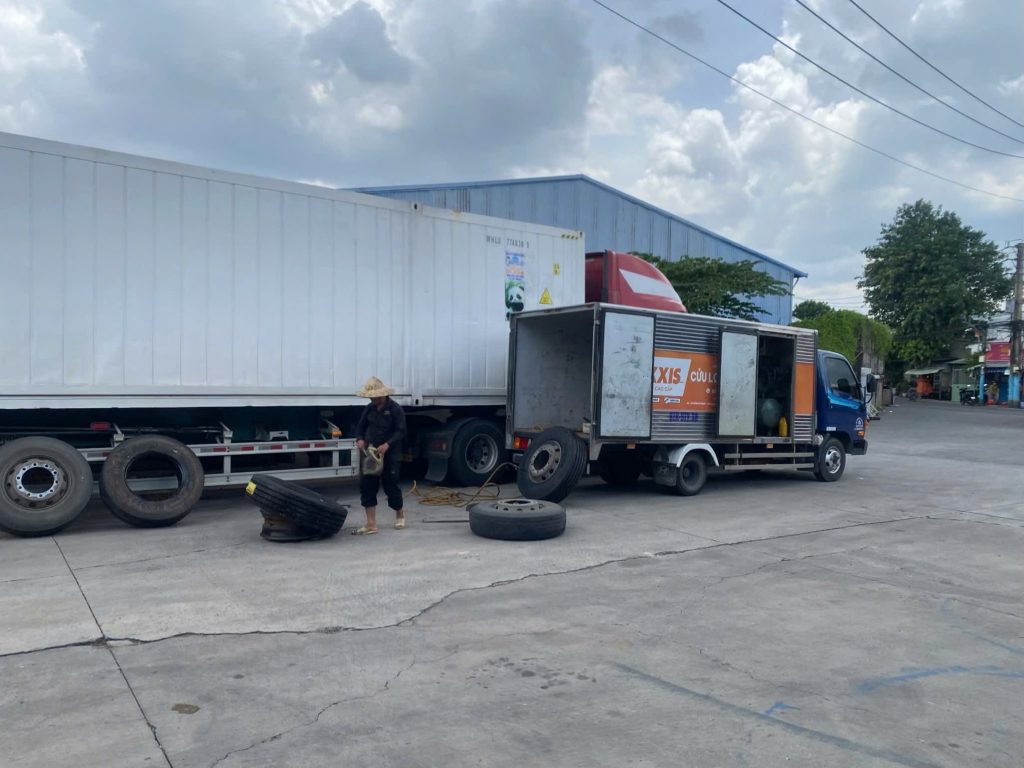 Dịch Vụ Vá Vỏ Lưu Động Nhanh Khu Vực Cầu Ông Bố Bình Dương 24/7
