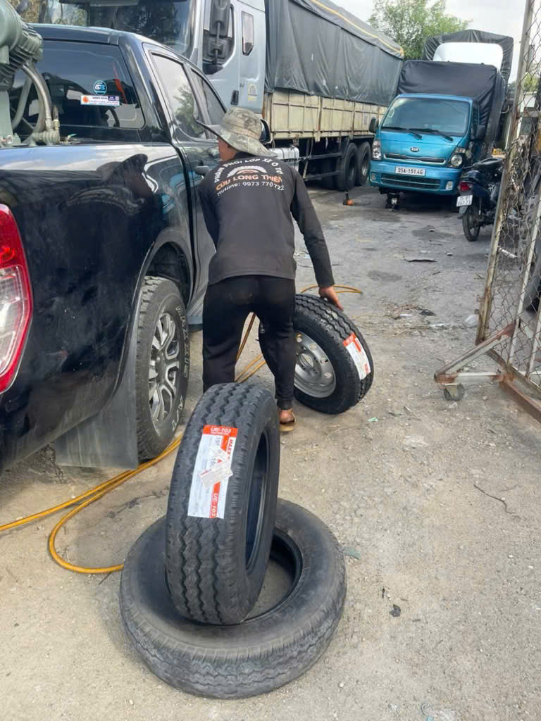 DỊCH VỤ THAY SĂM LỐP XE 24/24 BÌNH DƯƠNG TẠI CỬA HÀNG