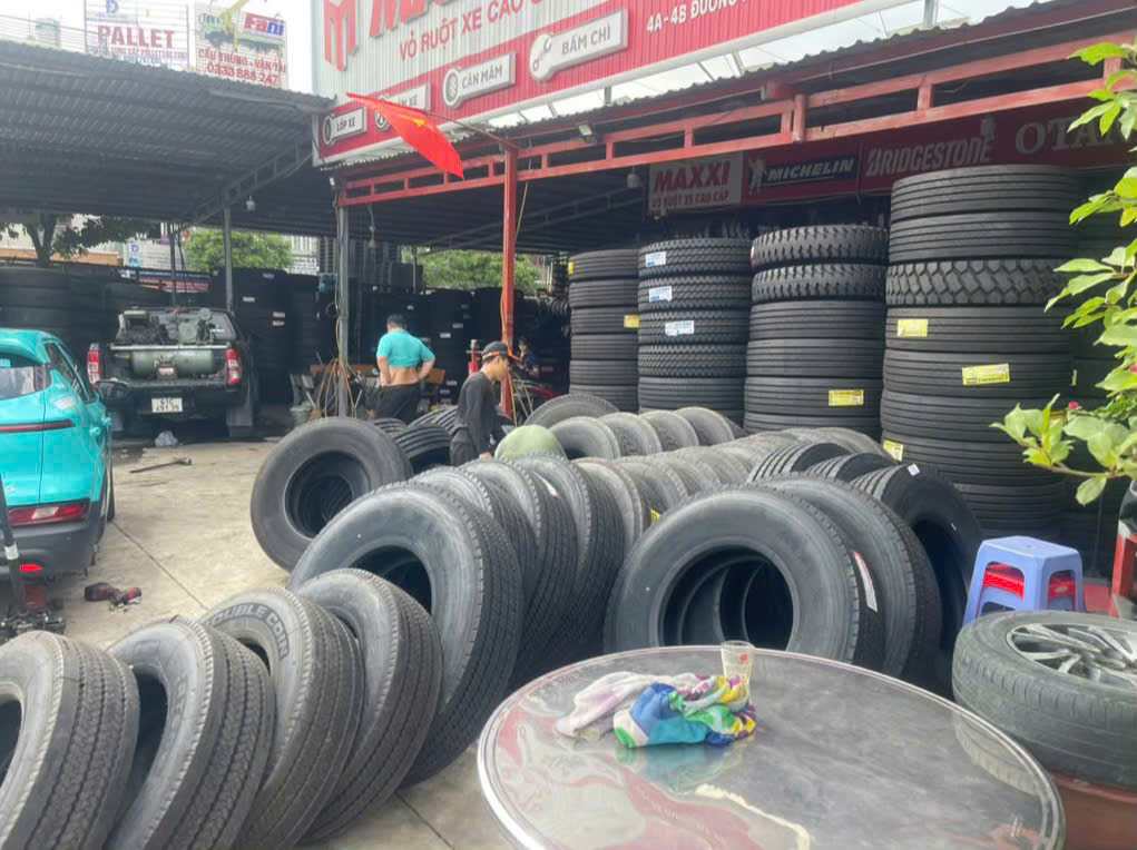 Dịch Vụ Vá Vỏ Lưu Động Bình Dương Uy Tín Giá Rẻ: Giải Pháp Khẩn Cấp Phục Vụ 24/7
