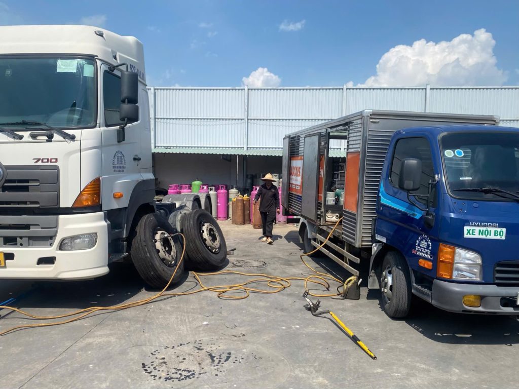 Dịch Vụ Cứu Hộ Lốp Xe Tải Bình Dương 24/7: