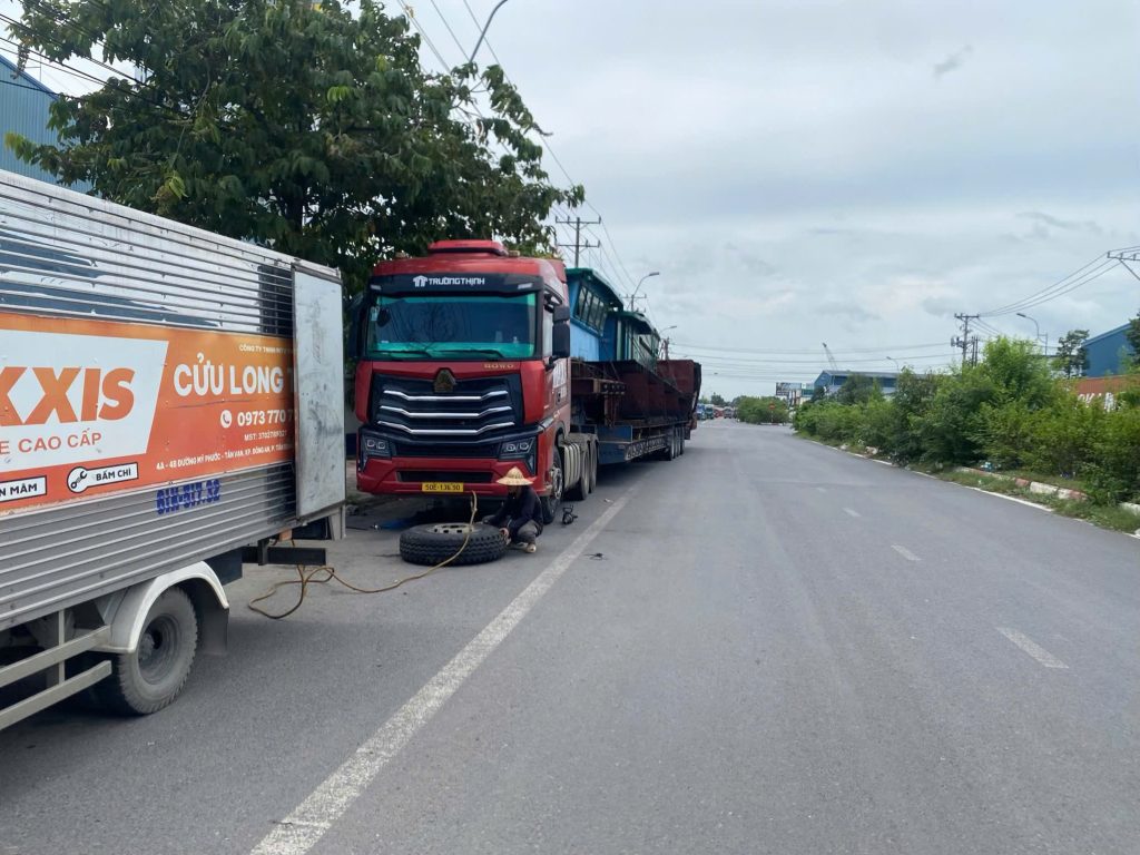 Dịch Vụ Vá Vỏ Xe Ô Tô Lưu Động Dĩ An 24/24
