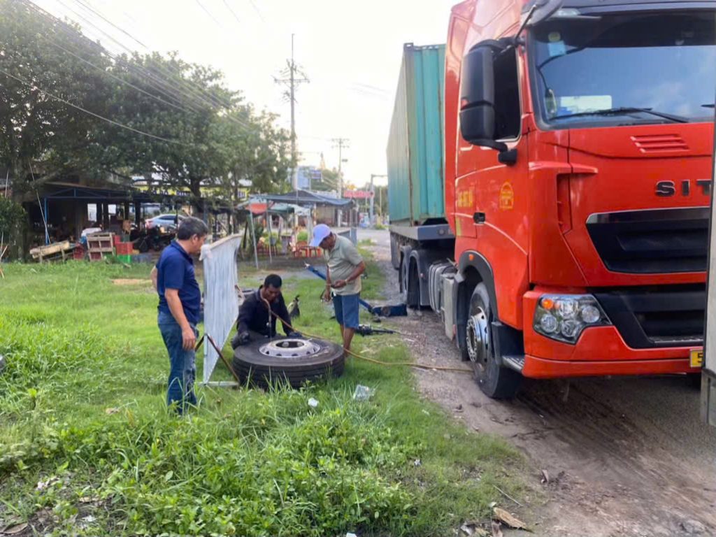 Dịch Vụ Vá Vỏ Xe Ô Tô Lưu Động Dĩ An 24/24